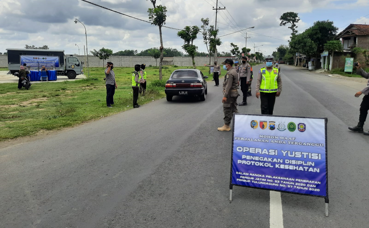 Gelar Ops Yustisi Didepan Gor Cakra Boro, Satgas Covid 19 Tulungagung Jaring Lima Pelanggar Prokes