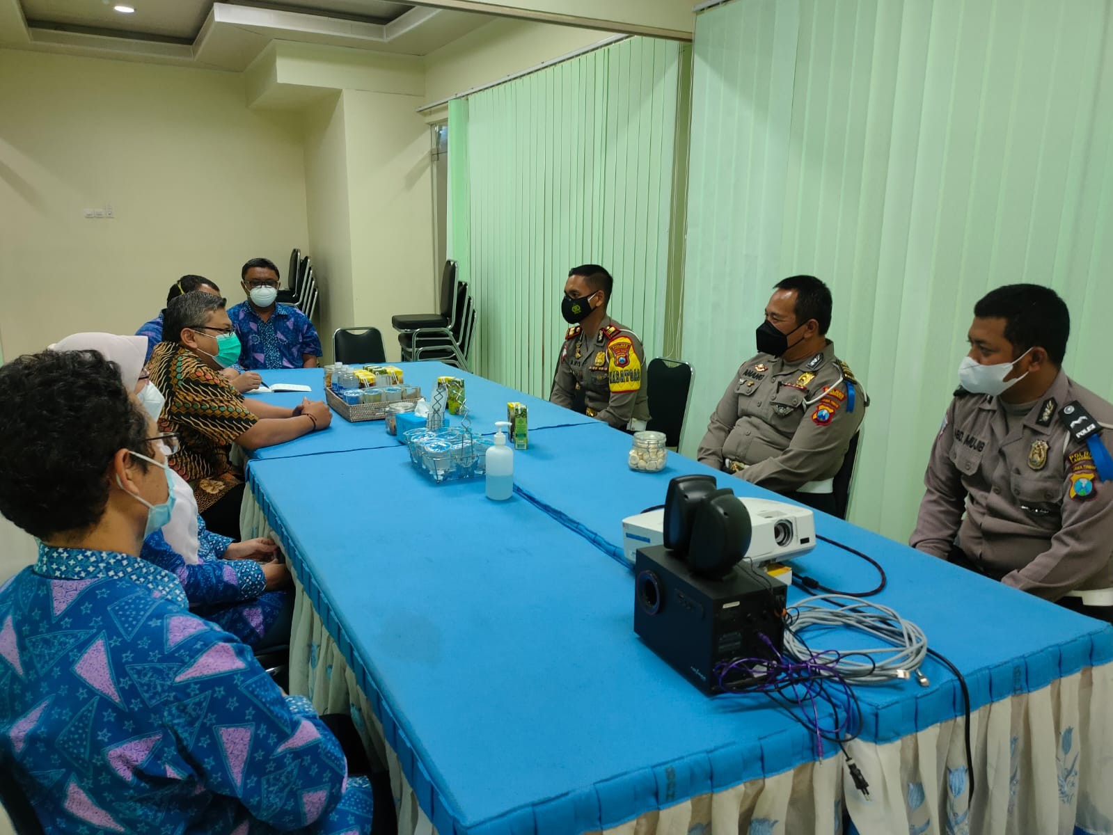 GANDENG RSML, KASAT LANTAS POLRES LAMONGAN KOLABORASI INOVASI PANIC BUTTON DENGAN TACS SAT LANTAS