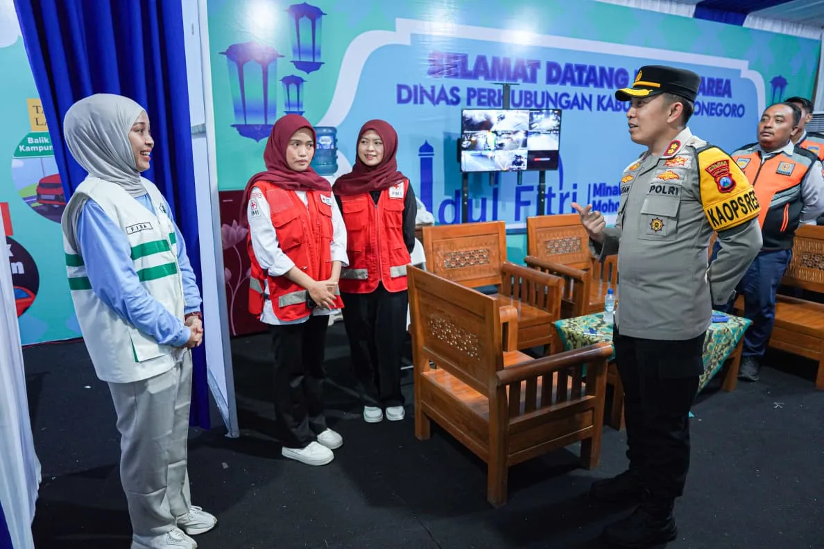Pengecekan Petugas Gabungan di Posko Lebaran