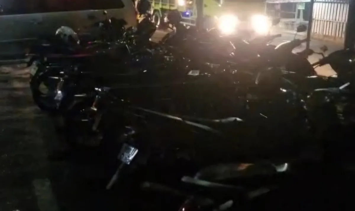 Puluhan motor terjaring dalam penindakan balap liar di Tuban. Minggu (12/5/2026) 