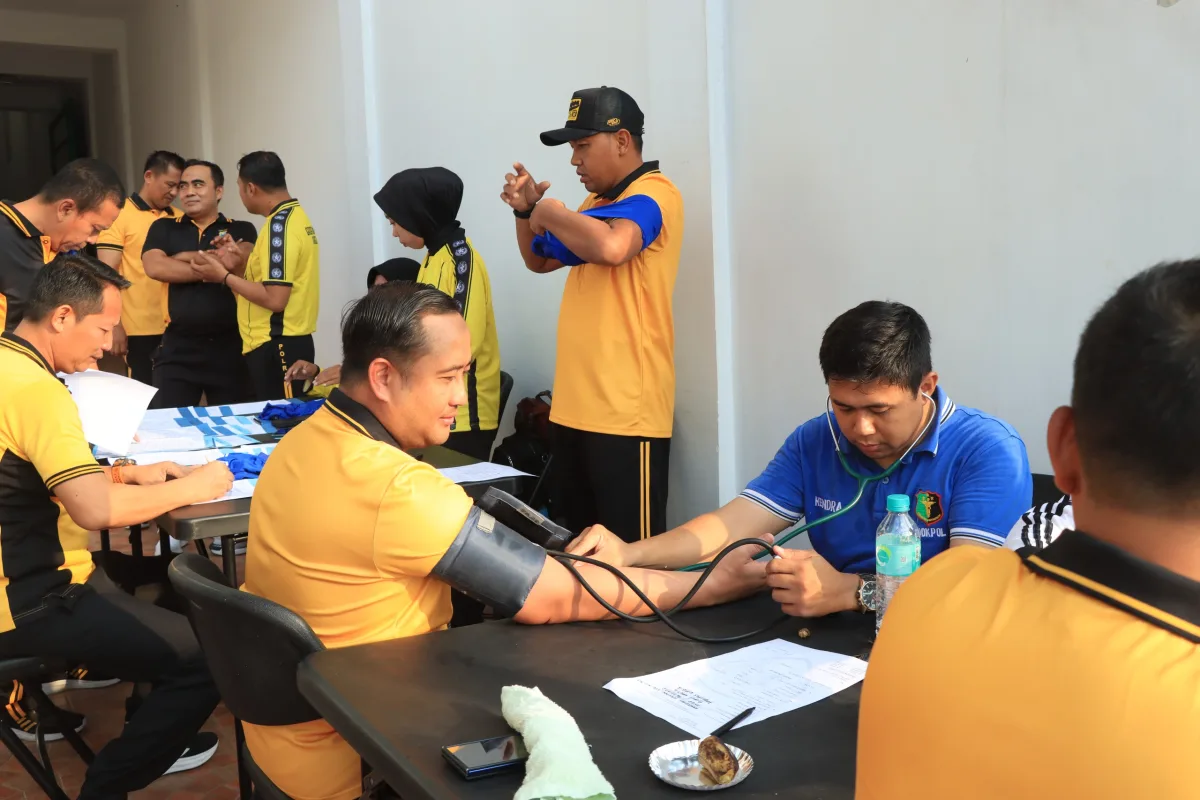 Personel Polres Gresik lakukan Pemeriksaan Kesehatan. Selasa (21/4/2026)
Foto : istimewa