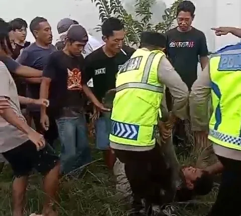 Amuk Massa Warnai Penangkapan Komplotan Pencuri Kabel di Bojonegoro 