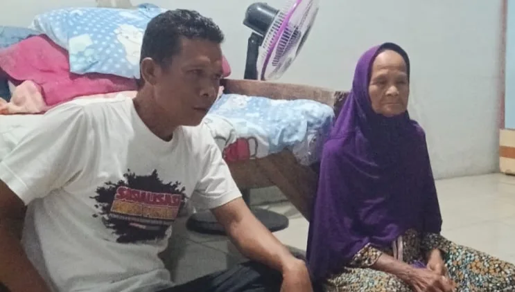 Korban di dampingi keluarga