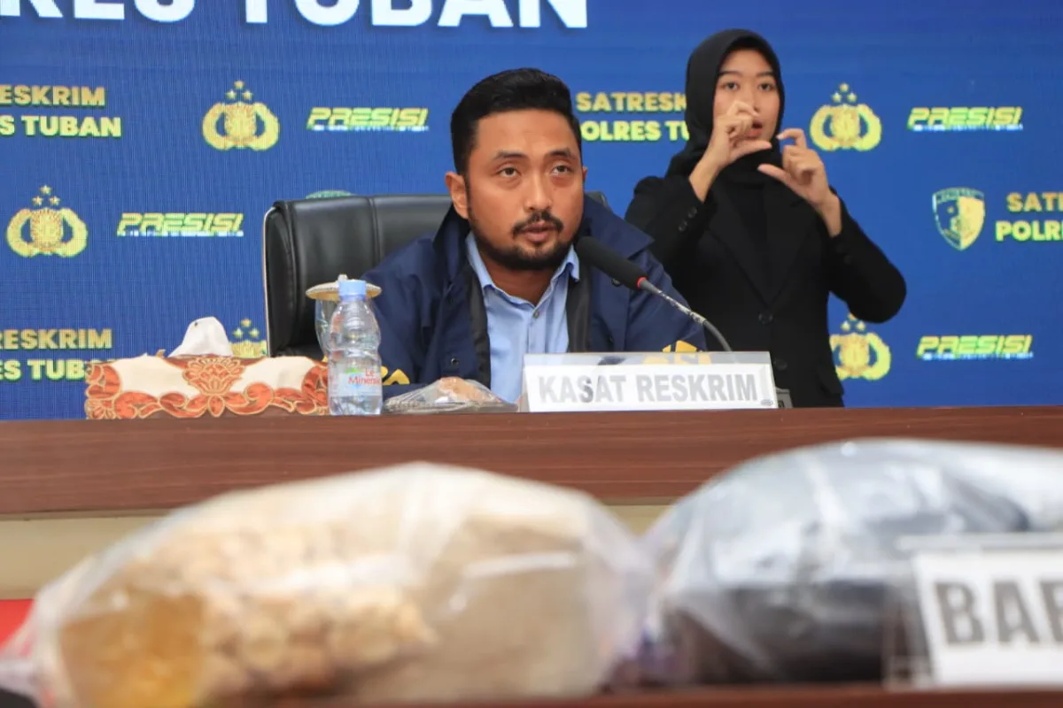 Kasat Reskrim Tuban, AKP Bobby Wirawan saat konperensi pers. Kamis (7/5/2026).
