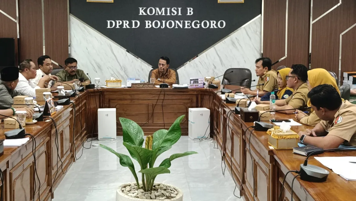 Komisi B DPRD Bojonegoro Hearing bersama Dinas Peternakan Pemkab Bojonegoro. Senin (4/5/2026). Foto : suarasatu.com