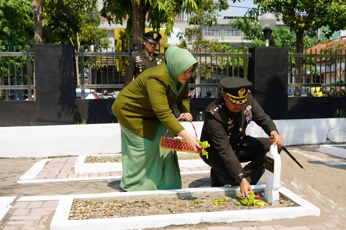 Momen HUT ke-81 TNI di Bojonegoro, Dandim 0813 Ingatkan Pentingnya Estafet Perjuangan Bangsa