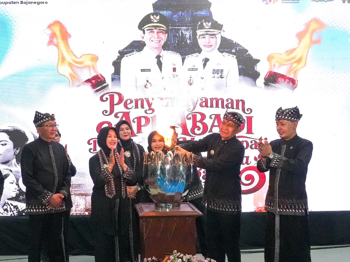 Kobarkan Semangat HJB ke-349 Bupati Bojonegoro Semayamkan Api Abadi di Pendopo 