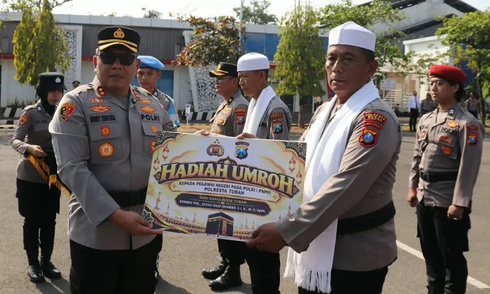 Dinilai Berprestasi, 32 Personel Polresta Tuban Terima Penghargaan